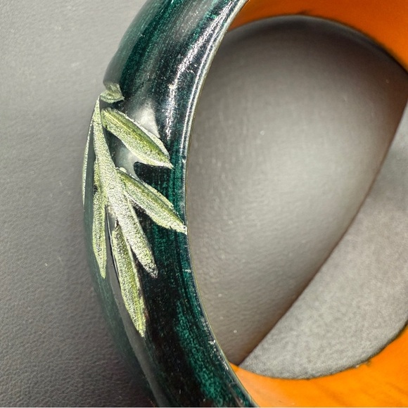 Pretty Emerald Green Etched Leaf Bangle Bracelet with Golden Yellow Interior - Picture 8 of 10